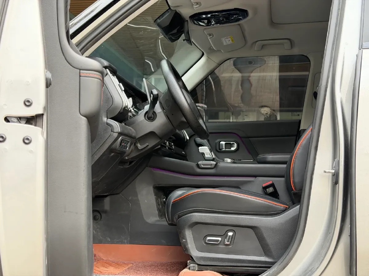 2025 MAXUS XinTu V70 2.0T 150HP L4 9AT,autocango,china used car exporter,china ev exporter,chinese used car exporter,chinese used ev exporter