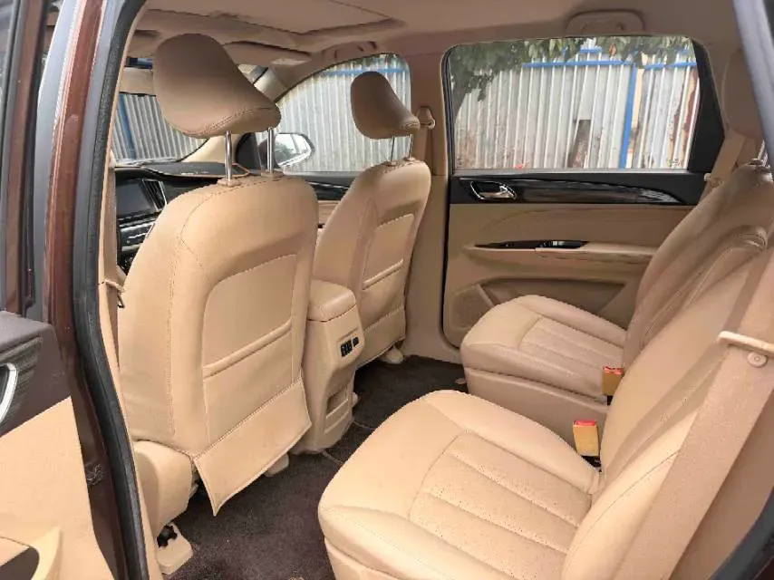 2017 BaoJun 730 1.5T 150HP L4 6MT,autocango,china used car exporter,china ev exporter,chinese used car exporter,chinese used ev exporter