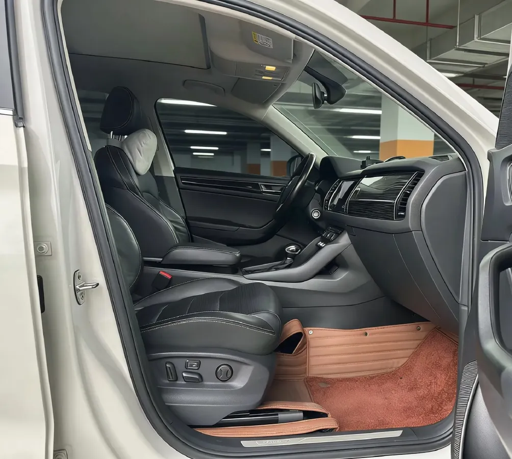 2017 Skoda Kodiak 2.0T 220HP L4 7DCT,autocango,china used car exporter,china ev exporter,chinese used car exporter,chinese used ev exporter