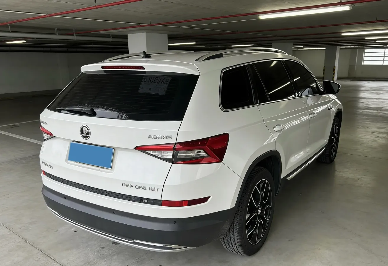 2017 Skoda Kodiak 2.0T 220HP L4 7DCT,autocango,china used car exporter,china ev exporter,chinese used car exporter,chinese used ev exporter