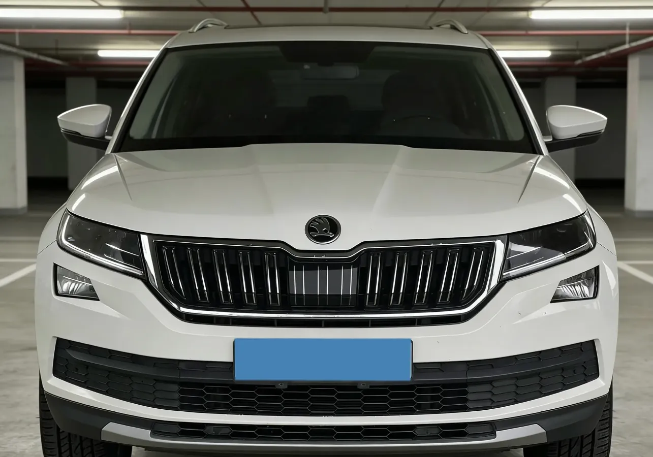 2017 Skoda Kodiak 2.0T 220HP L4 7DCT,autocango,china used car exporter,china ev exporter,chinese used car exporter,chinese used ev exporter
