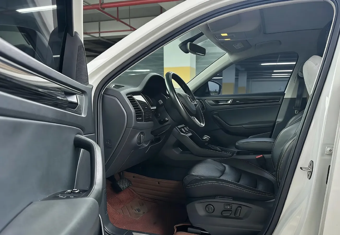 2017 Skoda Kodiak 2.0T 220HP L4 7DCT,autocango,china used car exporter,china ev exporter,chinese used car exporter,chinese used ev exporter