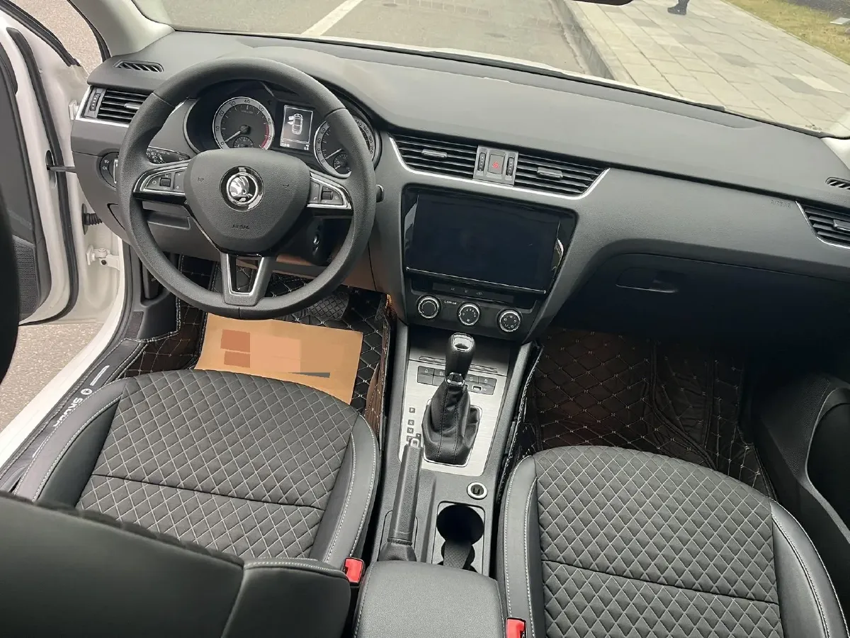 2020 Skoda Octavia 1.5L 113HP L4 6AT,autocango,china used car exporter,china ev exporter,chinese used car exporter,chinese used ev exporter