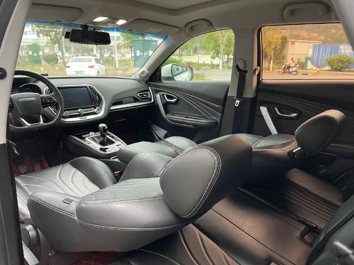 2018 Jetour X70 1.5T 147HP L4 5MT,autocango,china used car exporter,china ev exporter,chinese used car exporter,chinese used ev exporter