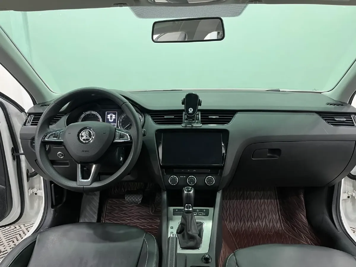 2021 Skoda Octavia 1.5L 113HP L4 6AT,autocango,china used car exporter,china ev exporter,chinese used car exporter,chinese used ev exporter