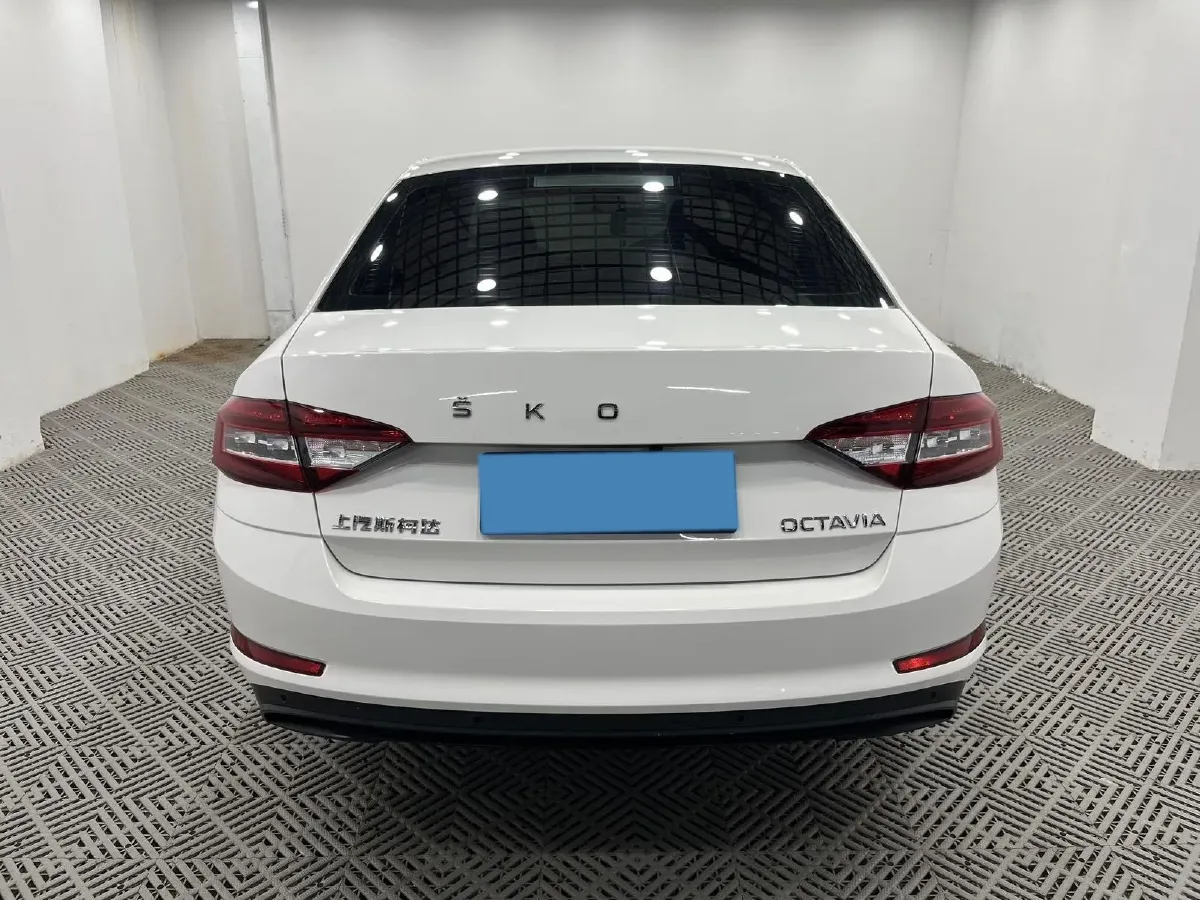 2021 Skoda Octavia 1.5L 113HP L4 6AT,autocango,china used car exporter,china ev exporter,chinese used car exporter,chinese used ev exporter