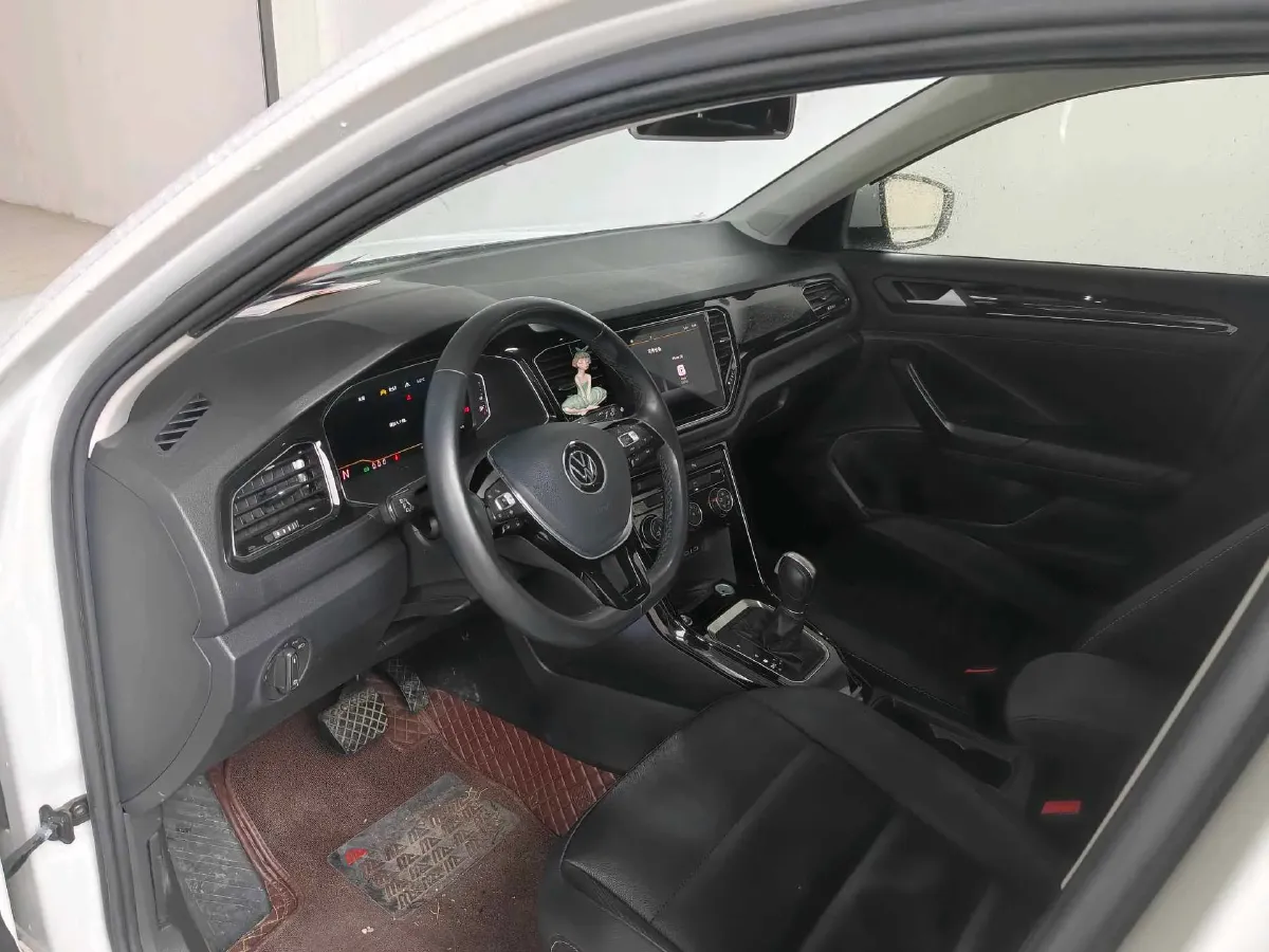 2022 Volkswagen T-Roc 1.4T 150HP L4 7DCT,autocango,china used car exporter,china ev exporter,chinese used car exporter,chinese used ev exporter