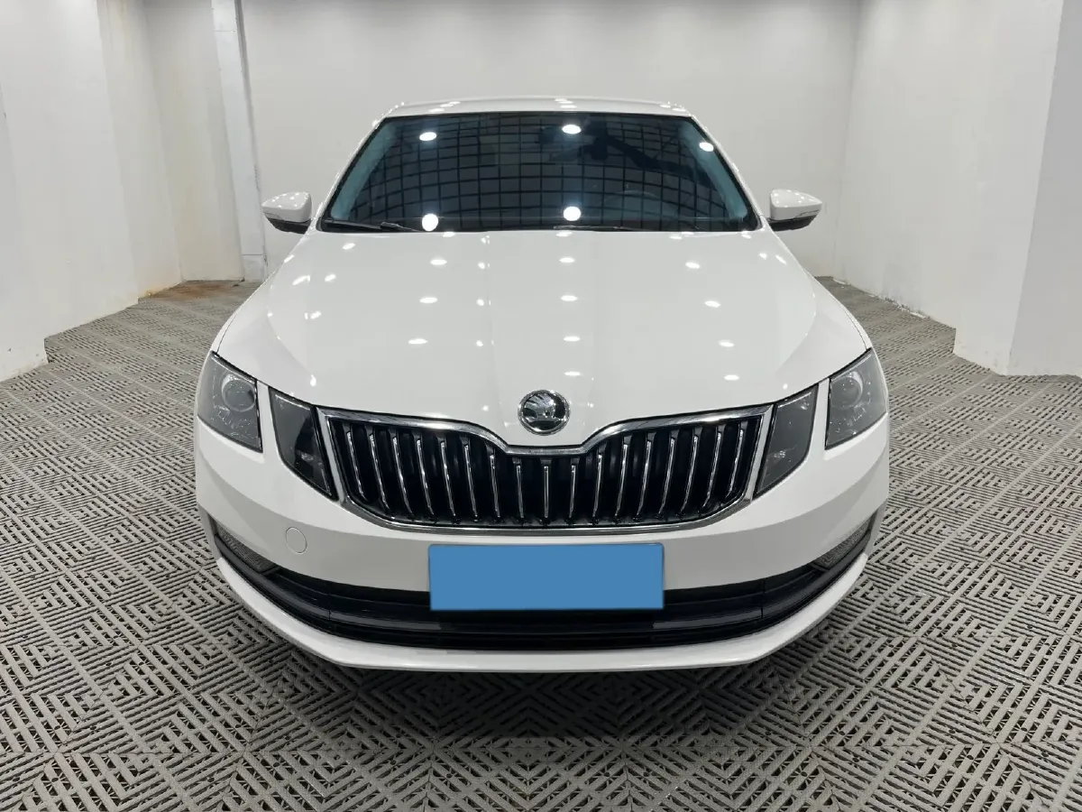 2021 Skoda Octavia 1.5L 113HP L4 6AT,autocango,china used car exporter,china ev exporter,chinese used car exporter,chinese used ev exporter