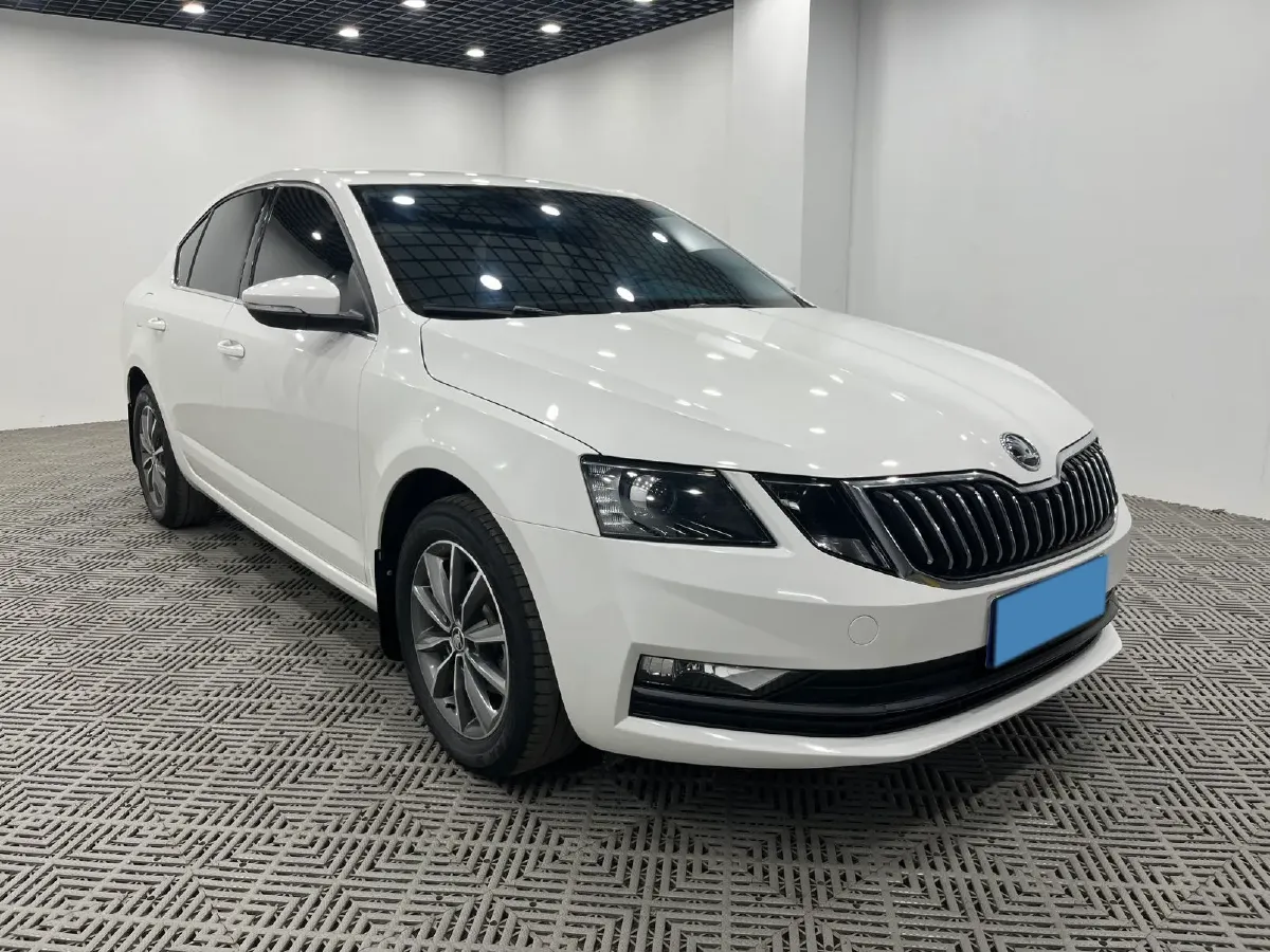 2021 Skoda Octavia 1.5L 113HP L4 6AT,autocango,china used car exporter,china ev exporter,chinese used car exporter,chinese used ev exporter