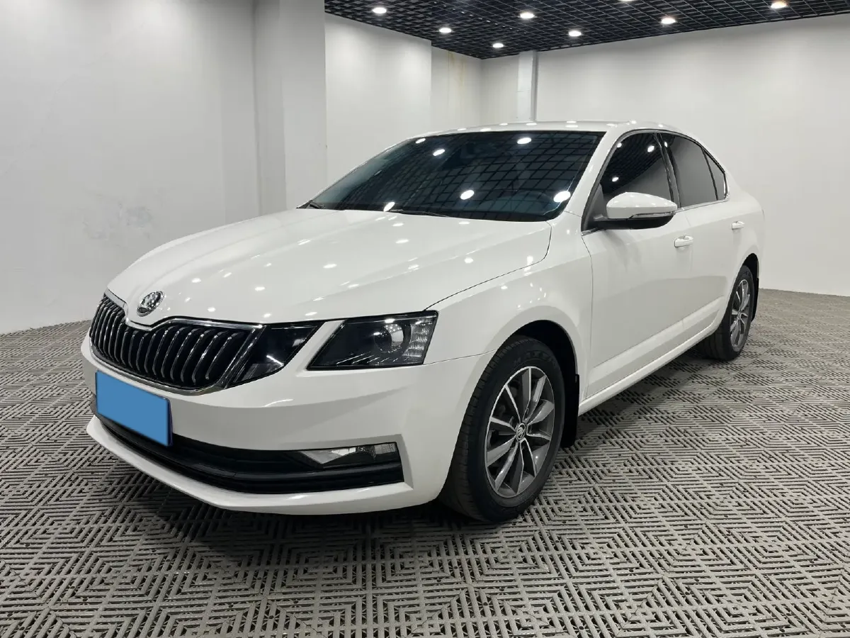 2021 Skoda Octavia 1.5L 113HP L4 6AT,autocango,china used car exporter,china ev exporter,chinese used car exporter,chinese used ev exporter