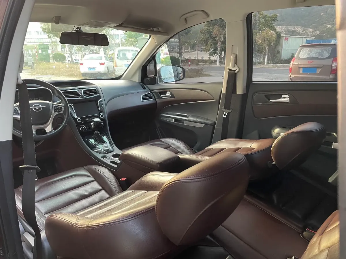 2017 HaiMa Family MPV 1.5T 156HP L4 6AT,autocango,china used car exporter,china ev exporter,chinese used car exporter,chinese used ev exporter