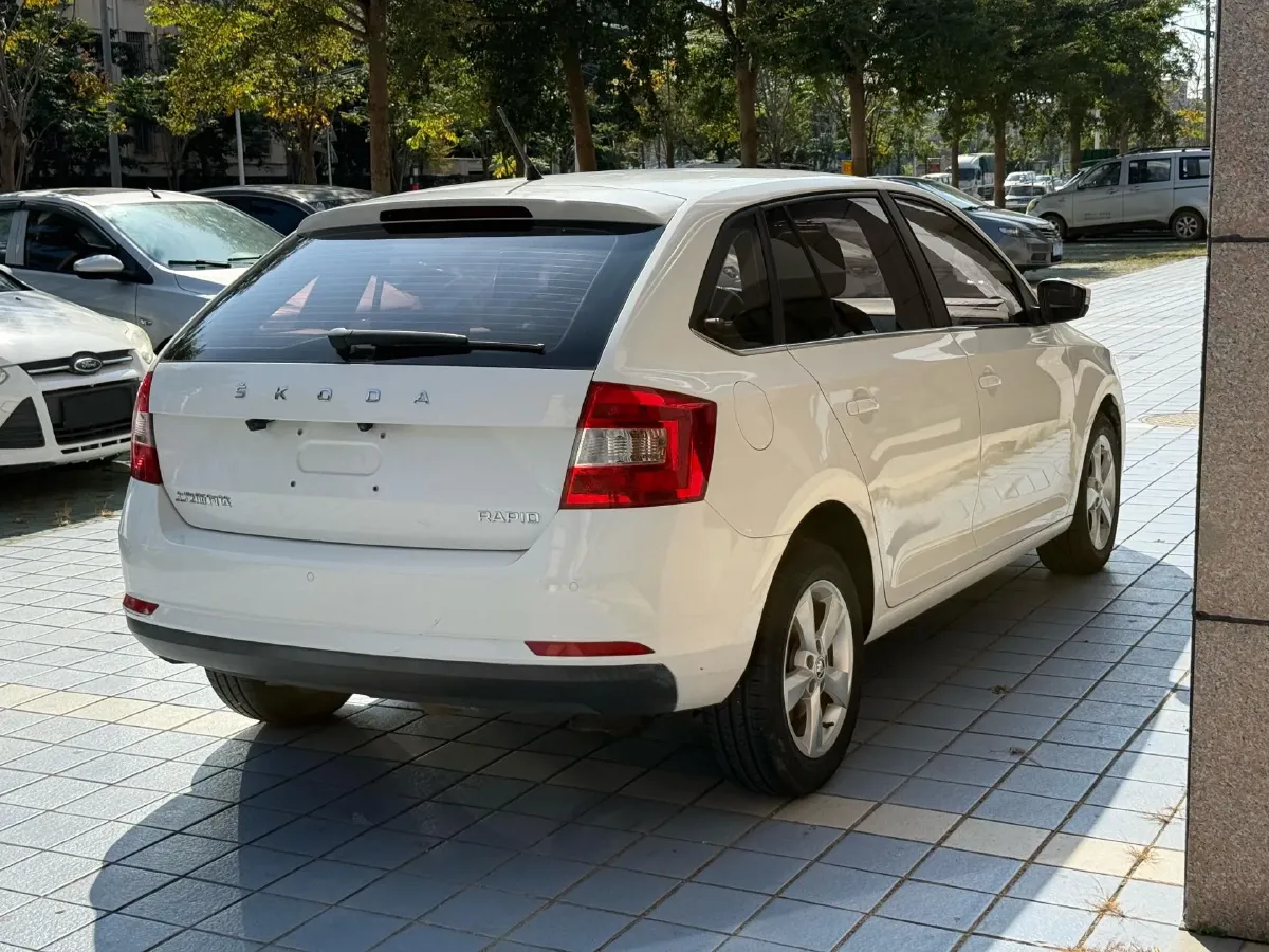 2019 Skoda Rapid Spaceback 1.5L 112HP L4 6AT,autocango,china used car exporter,china ev exporter,chinese used car exporter,chinese used ev exporter