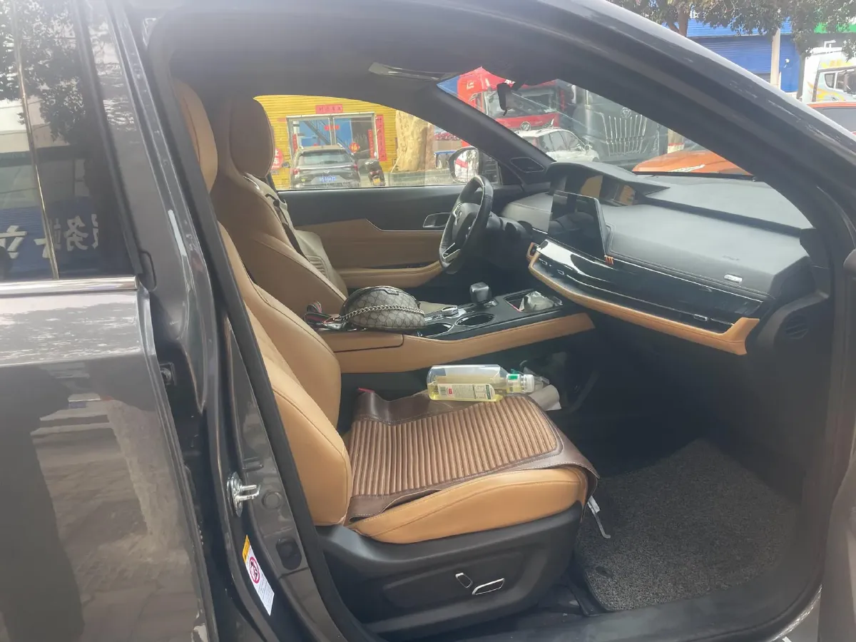 2021 ChangAn UNI-K 2.0T 233HP L4 8AT,autocango,china used car exporter,china ev exporter,chinese used car exporter,chinese used ev exporter