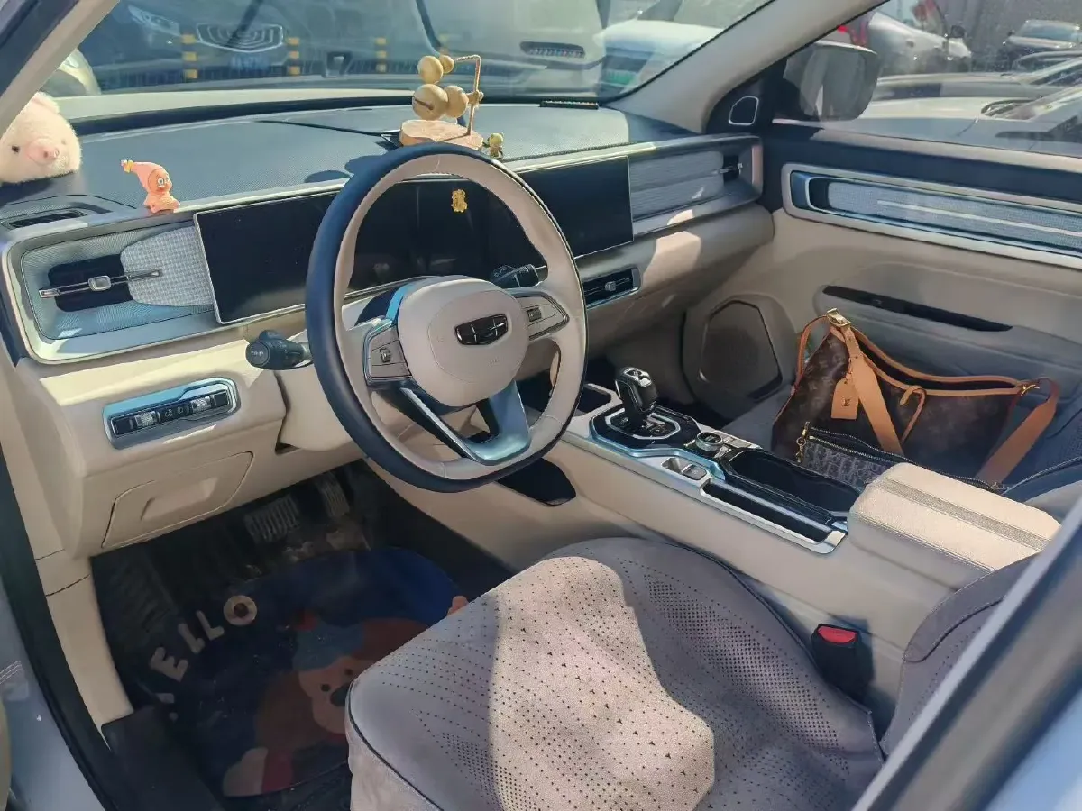 2023 Geely ICON 1.5T 181HP L4 7DCT,autocango,china used car exporter,china ev exporter,chinese used car exporter,chinese used ev exporter