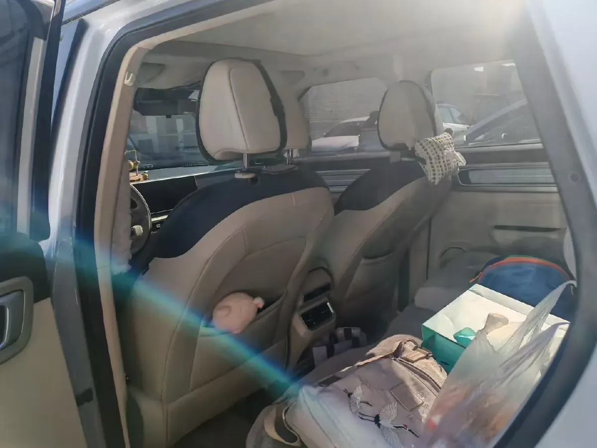 2023 Geely ICON 1.5T 181HP L4 7DCT,autocango,china used car exporter,china ev exporter,chinese used car exporter,chinese used ev exporter