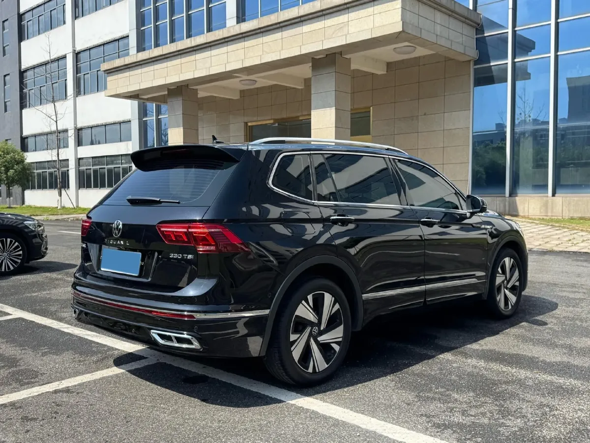 2023 Volkswagen Tiguan L 2.0T 186HP L4 7DCT,autocango,china used car exporter,china ev exporter,chinese used car exporter,chinese used ev exporter
