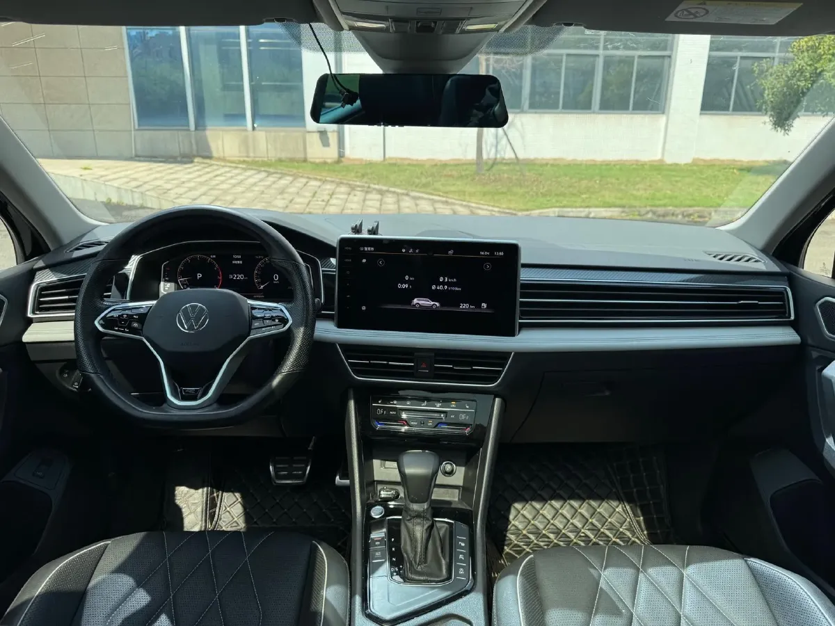 2023 Volkswagen Tiguan L 2.0T 186HP L4 7DCT,autocango,china used car exporter,china ev exporter,chinese used car exporter,chinese used ev exporter