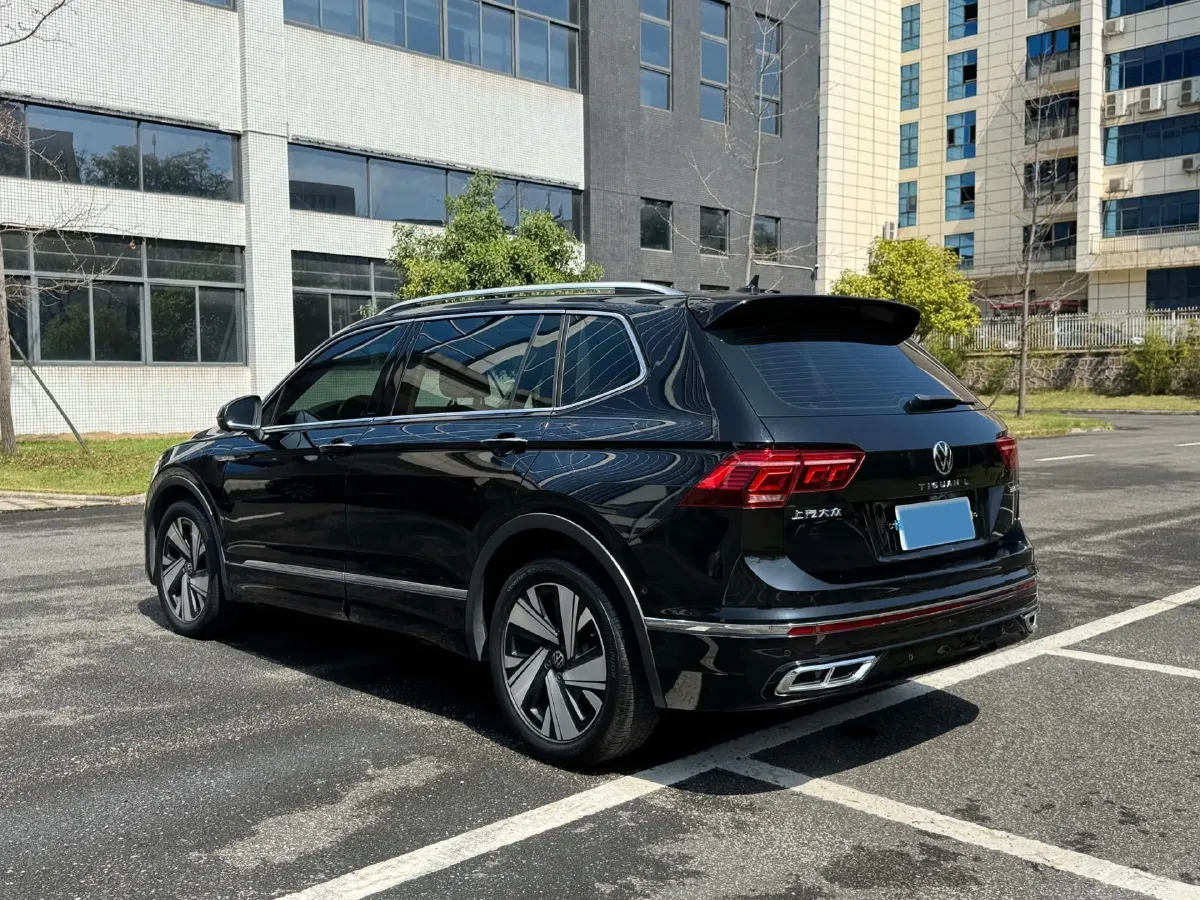 2023 Volkswagen Tiguan L 2.0T 186HP L4 7DCT,autocango,china used car exporter,china ev exporter,chinese used car exporter,chinese used ev exporter