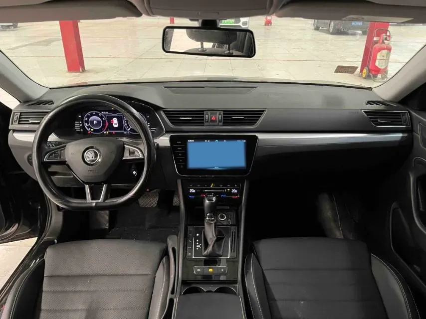 2023 Skoda Superb 1.4T 150HP L4 7DCT,autocango,china used car exporter,china ev exporter,chinese used car exporter,chinese used ev exporter