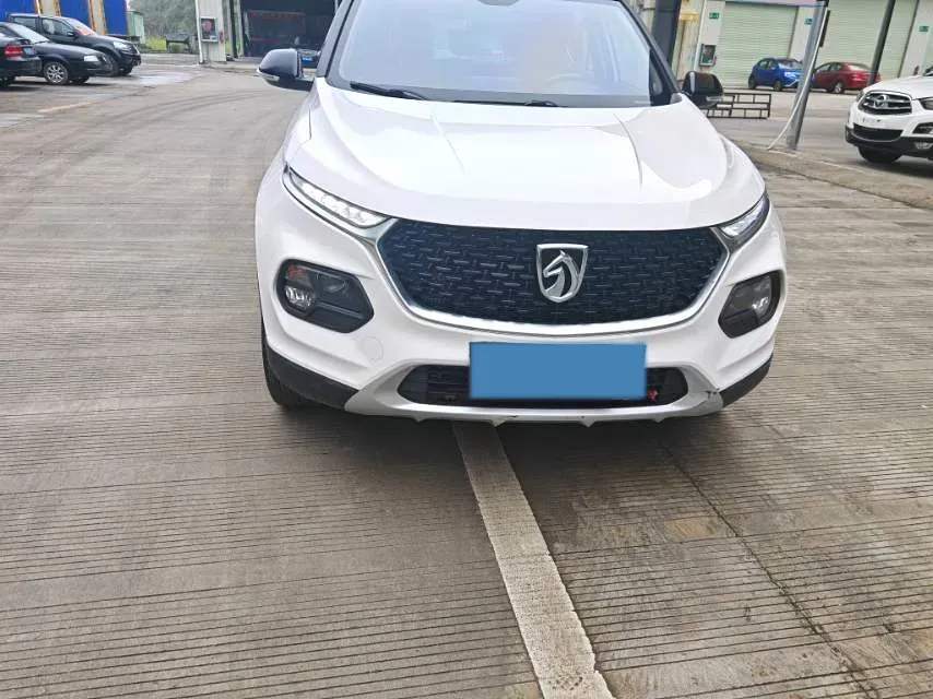 2017 BaoJun 310W 1.5L 105HP L4 6MT,autocango,china used car exporter,china ev exporter,chinese used car exporter,chinese used ev exporter
