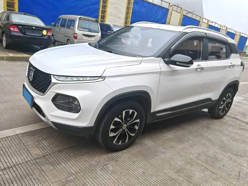 2017 BaoJun 310W 1.5L 105HP L4 6MT,autocango,china used car exporter,china ev exporter,chinese used car exporter,chinese used ev exporter