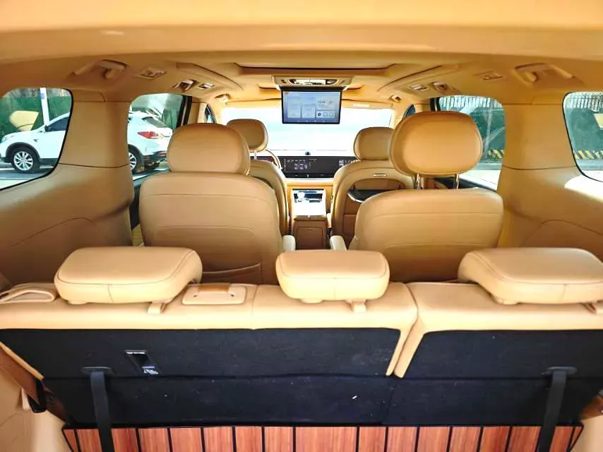 2024 Voyah Dream 1.5T 150HP L4 PHEV 43KWH,autocango,china used car exporter,china ev exporter,chinese used car exporter,chinese used ev exporter