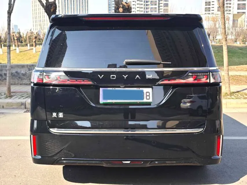 2024 Voyah Dream 1.5T 150HP L4 PHEV 43KWH,autocango,china used car exporter,china ev exporter,chinese used car exporter,chinese used ev exporter