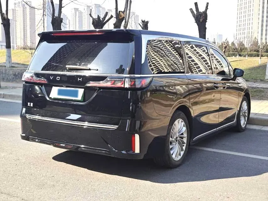 2024 Voyah Dream 1.5T 150HP L4 PHEV 43KWH,autocango,china used car exporter,china ev exporter,chinese used car exporter,chinese used ev exporter