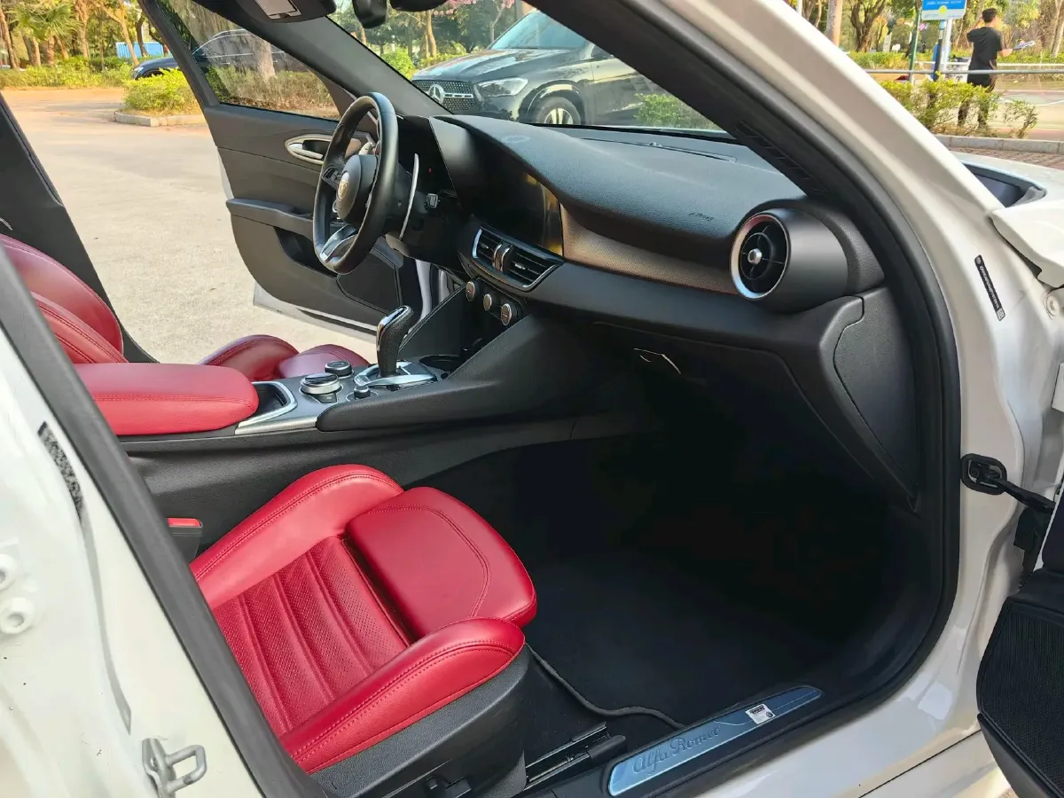 2023 Genesis GV70 2.5T 304HP L4 8AT,autocango,china used car exporter,china ev exporter,chinese used car exporter,chinese used ev exporter