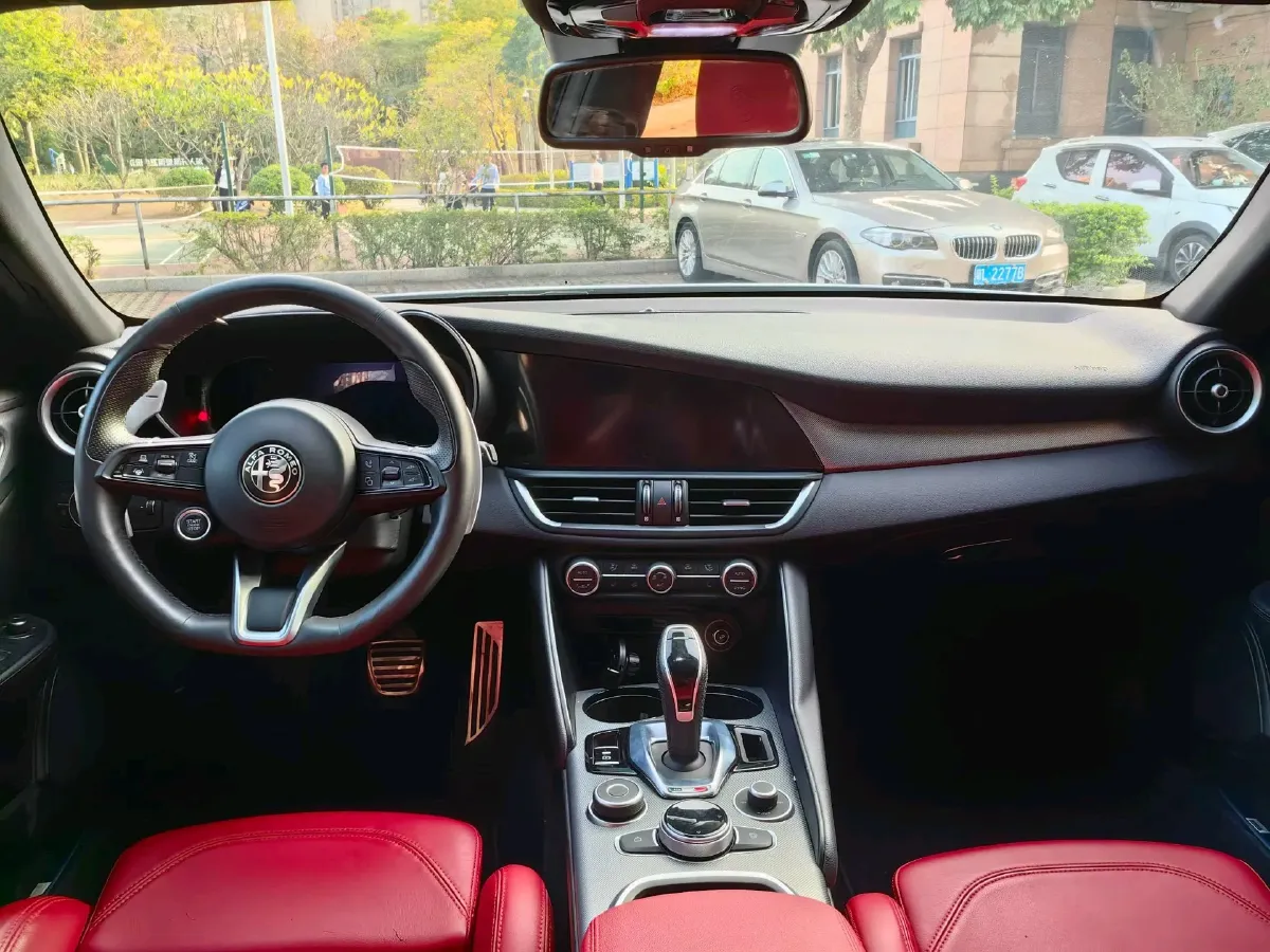 2023 Genesis GV70 2.5T 304HP L4 8AT,autocango,china used car exporter,china ev exporter,chinese used car exporter,chinese used ev exporter