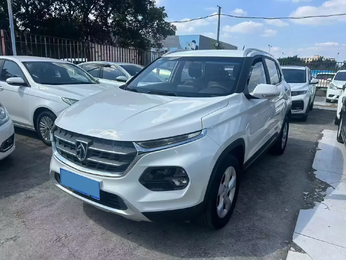 2017 BaoJun 310W 1.5L 105HP L4 6MT,autocango,china used car exporter,china ev exporter,chinese used car exporter,chinese used ev exporter
