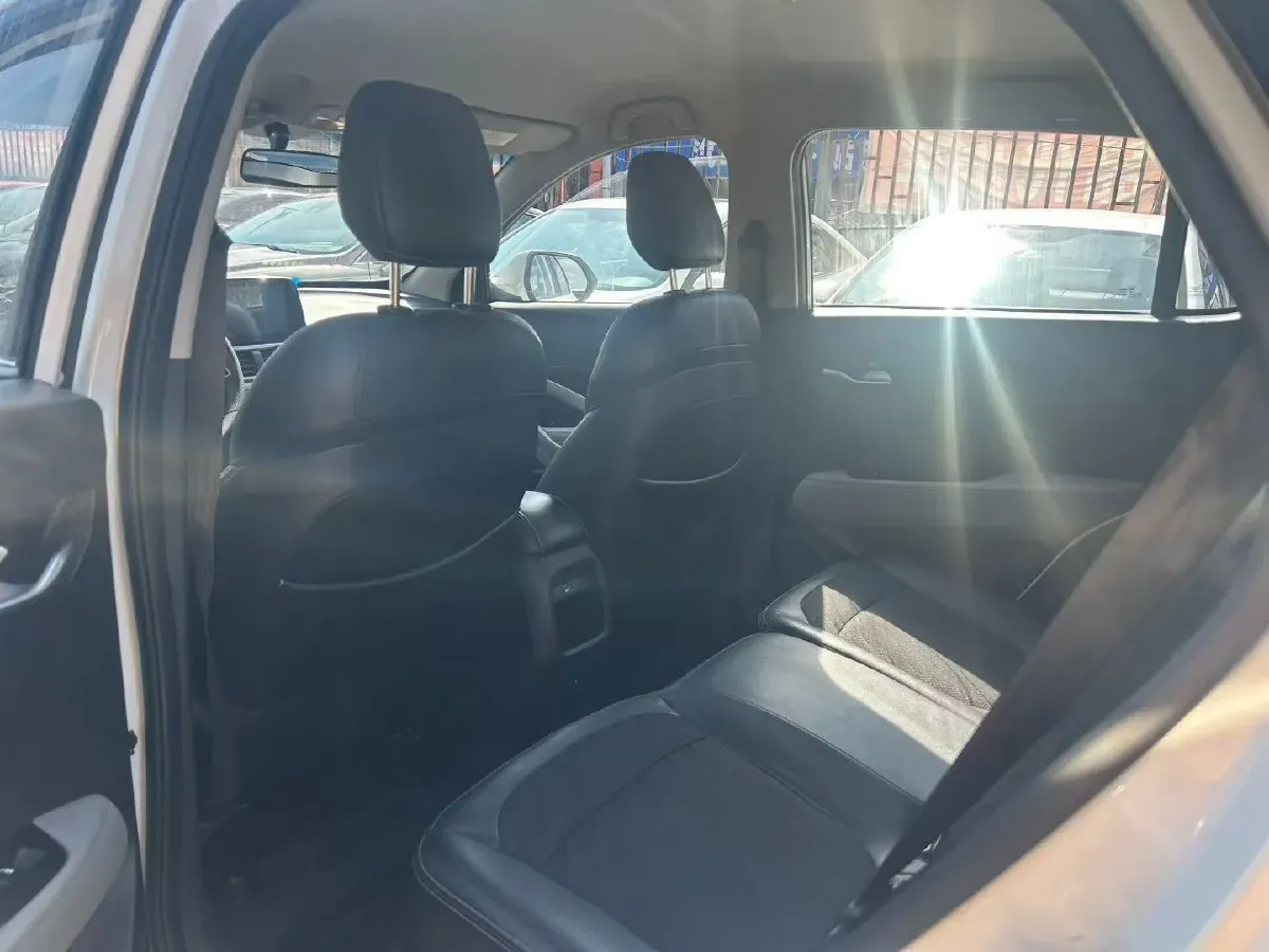 2017 BaoJun 310W 1.5L 105HP L4 6MT,autocango,china used car exporter,china ev exporter,chinese used car exporter,chinese used ev exporter