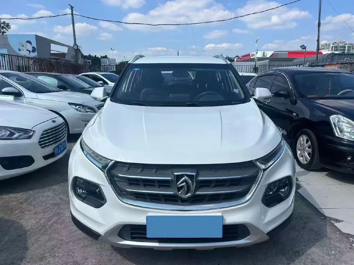 2017 BaoJun 310W 1.5L 105HP L4 6MT,autocango,china used car exporter,china ev exporter,chinese used car exporter,chinese used ev exporter