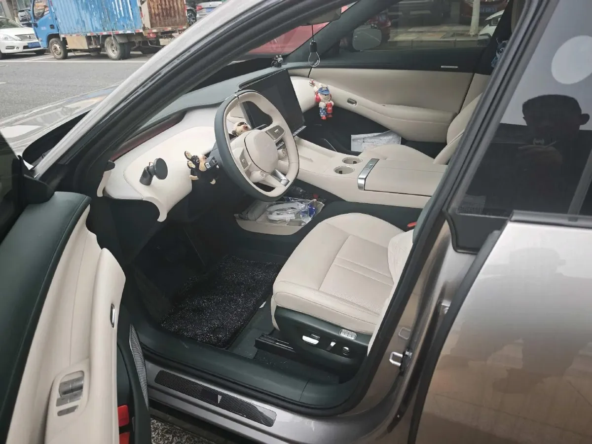 2025 MI YU7 BEV 101.7KWH,autocango,china used car exporter,china ev exporter,chinese used car exporter,chinese used ev exporter