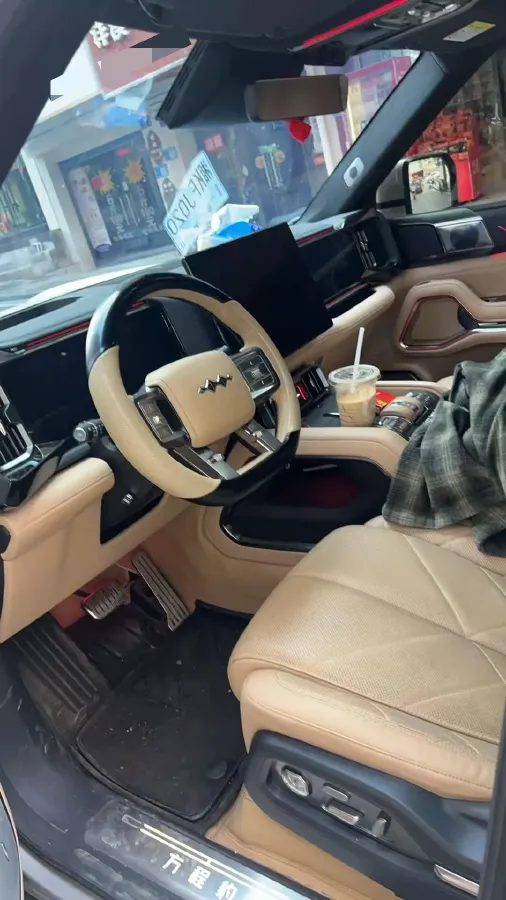 2025 FangChengBao Bao 8 2.0T 245HP L4 E-CVT PHEV 36.8KWH,autocango,china used car exporter,china ev exporter,chinese used car exporter,chinese used ev exporter