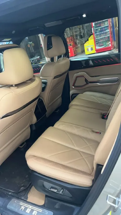 2025 FangChengBao Bao 8 2.0T 245HP L4 E-CVT PHEV 36.8KWH,autocango,china used car exporter,china ev exporter,chinese used car exporter,chinese used ev exporter