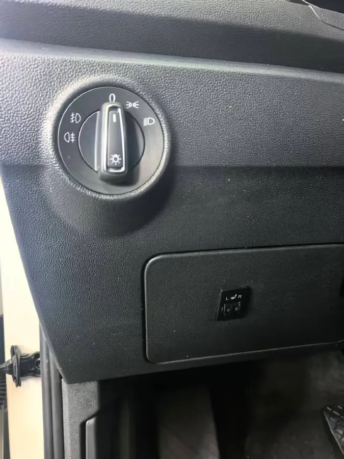 2022 Volkswagen T-Roc 1.4T 150HP L4 7DCT,autocango,china used car exporter,china ev exporter,chinese used car exporter,chinese used ev exporter