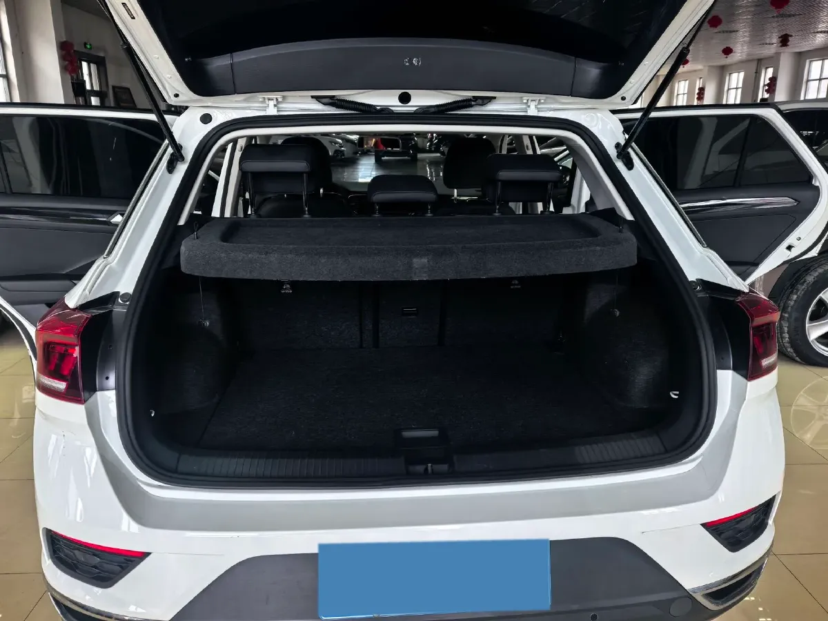 2022 Volkswagen T-Roc 1.4T 150HP L4 7DCT,autocango,china used car exporter,china ev exporter,chinese used car exporter,chinese used ev exporter