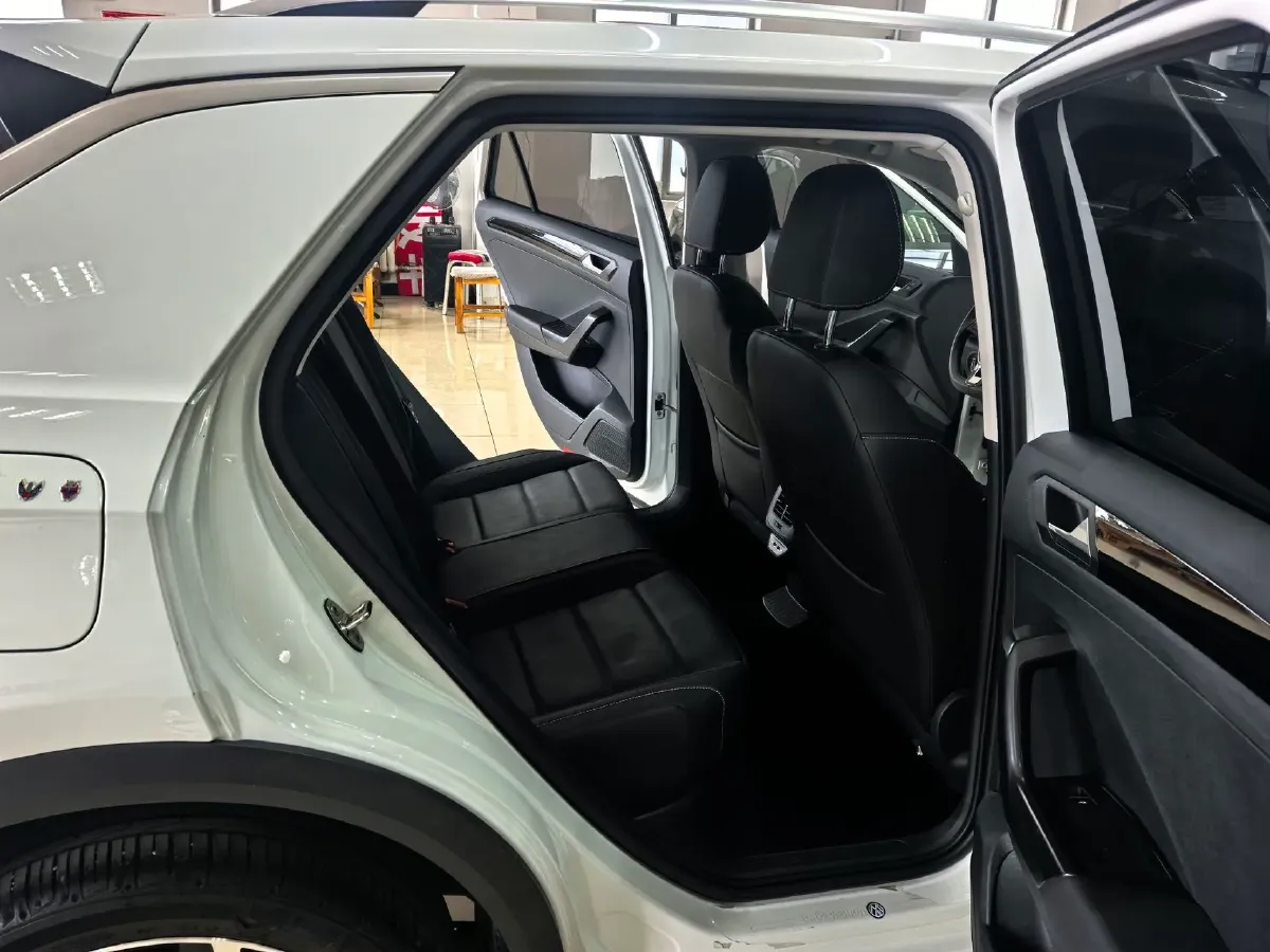 2022 Volkswagen T-Roc 1.4T 150HP L4 7DCT,autocango,china used car exporter,china ev exporter,chinese used car exporter,chinese used ev exporter