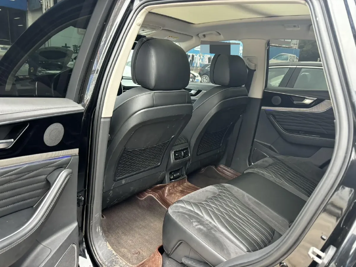 2022 HongQi HS5 2.0T 224HP L4 6AT,autocango,china used car exporter,china ev exporter,chinese used car exporter,chinese used ev exporter