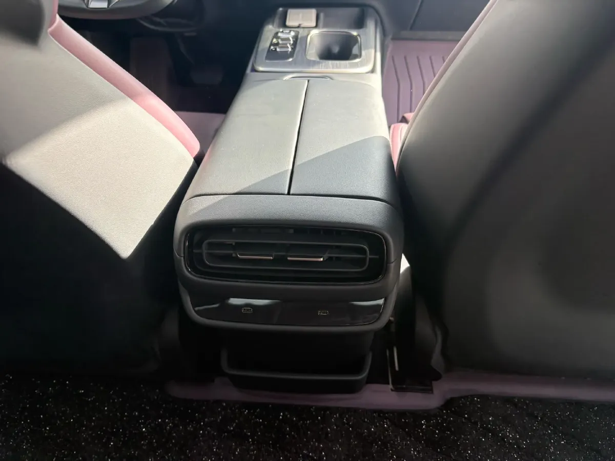 2024 MI SU7 BEV 94.3KWH,autocango,china used car exporter,china ev exporter,chinese used car exporter,chinese used ev exporter