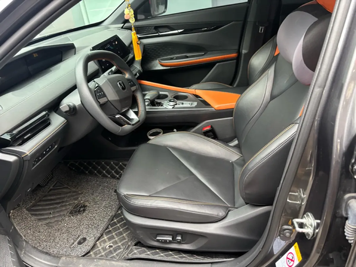 2023 ChangAn UNI-V iDD 1.5T 170HP L4 6TCT PHEV 18.4KWH,autocango,china used car exporter,china ev exporter,chinese used car exporter,chinese used ev exporter