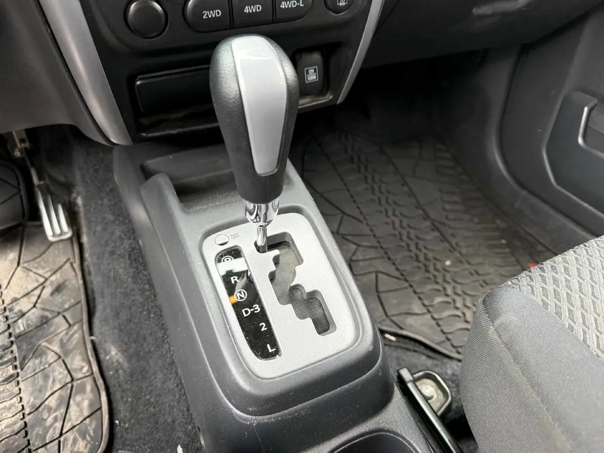 2015 Suzuki Jimny 1.3L 85HP L4 4AT,autocango,china used car exporter,china ev exporter,chinese used car exporter,chinese used ev exporter