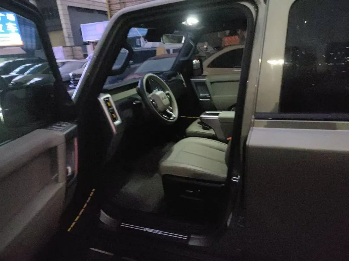 2025 Yufeng Auto Golden Warehouse BEV,autocango,china used car exporter,china ev exporter,chinese used car exporter,chinese used ev exporter