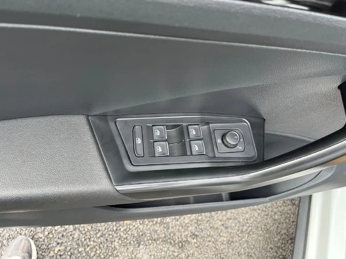 2022 Volkswagen T-Roc 1.4T 150HP L4 7DCT,autocango,china used car exporter,china ev exporter,chinese used car exporter,chinese used ev exporter