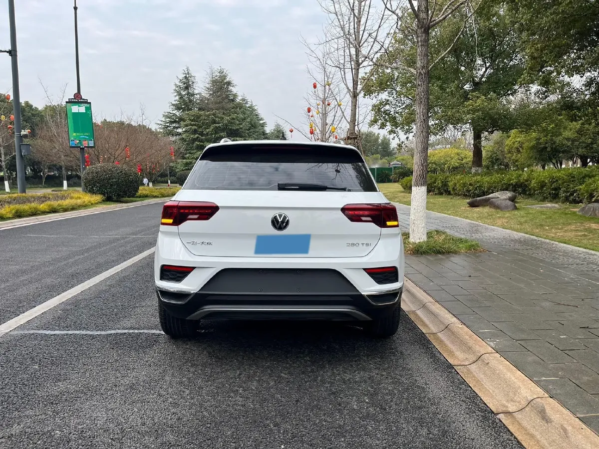 2022 Volkswagen T-Roc 1.4T 150HP L4 7DCT,autocango,china used car exporter,china ev exporter,chinese used car exporter,chinese used ev exporter