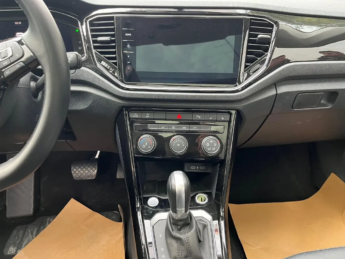 2022 Volkswagen T-Roc 1.4T 150HP L4 7DCT,autocango,china used car exporter,china ev exporter,chinese used car exporter,chinese used ev exporter