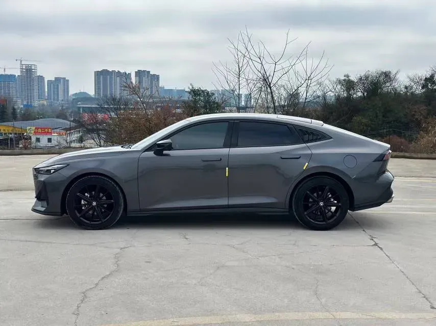 2022 ChangAn UNI-V 1.5T 188HP L4 7DCT,autocango,china used car exporter,china ev exporter,chinese used car exporter,chinese used ev exporter