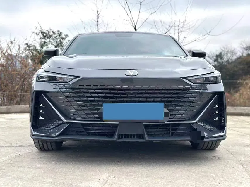 2022 ChangAn UNI-V 1.5T 188HP L4 7DCT,autocango,china used car exporter,china ev exporter,chinese used car exporter,chinese used ev exporter