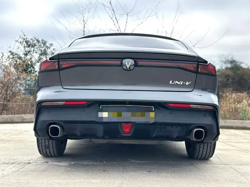 2022 ChangAn UNI-V 1.5T 188HP L4 7DCT,autocango,china used car exporter,china ev exporter,chinese used car exporter,chinese used ev exporter